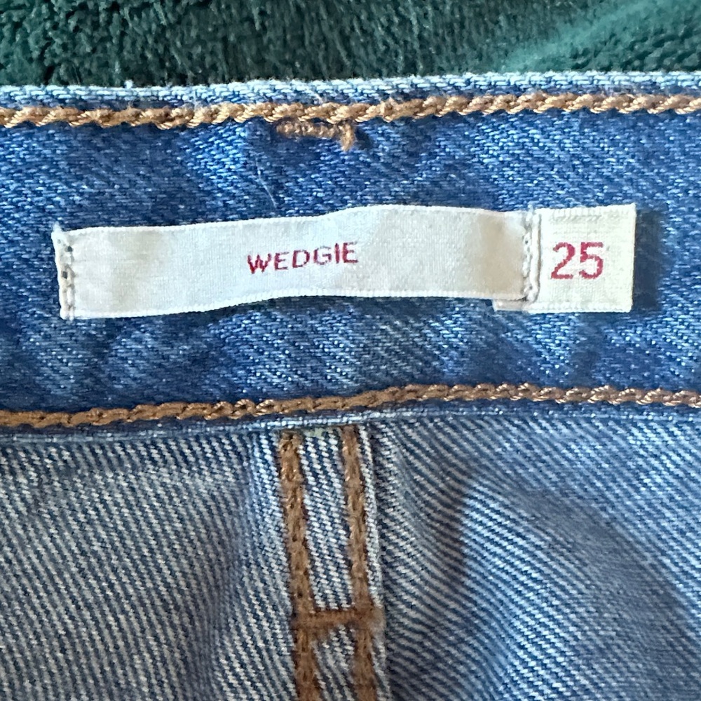 Levi's Blue Distressed Women's Jeans - Picture 2 of 2